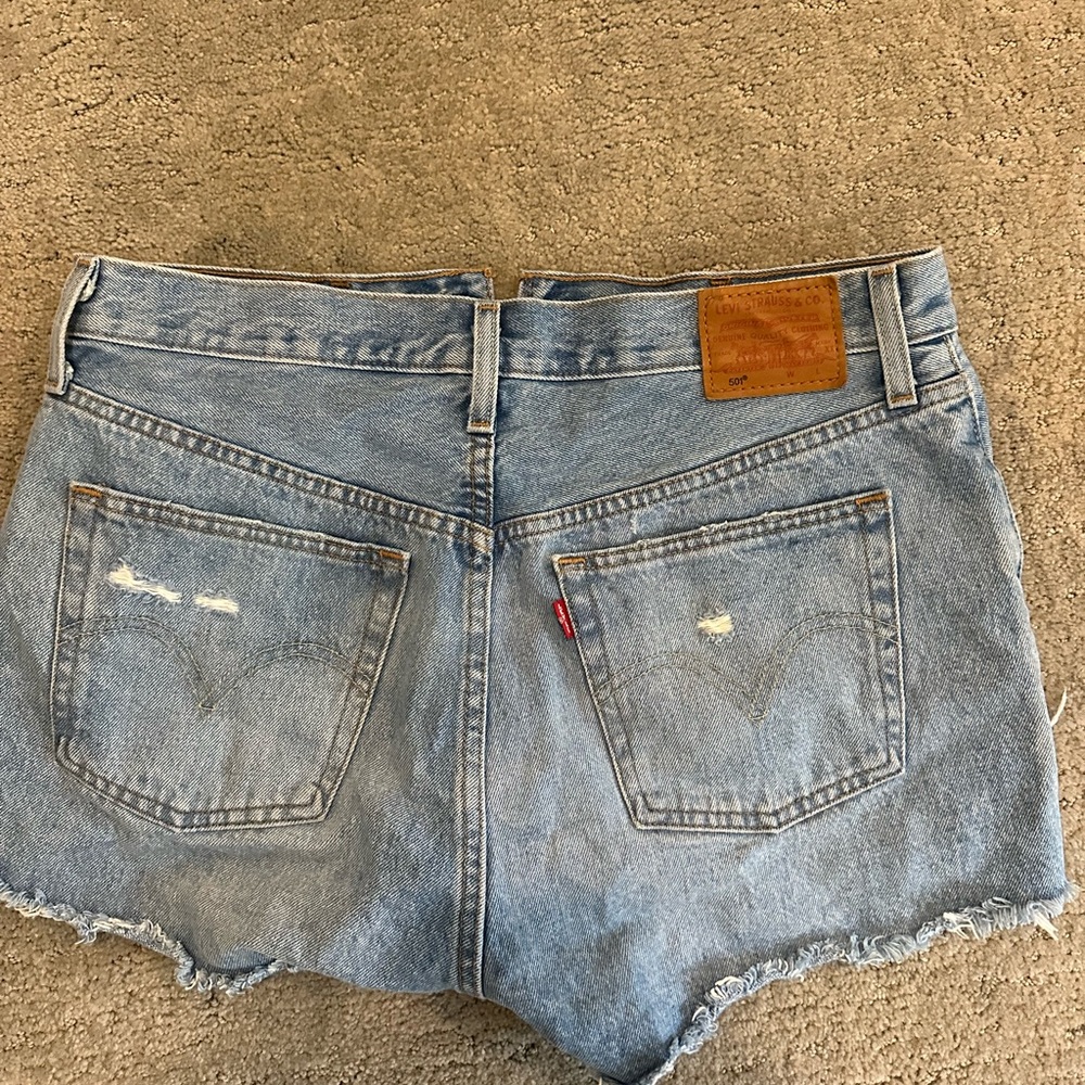Vintage Levi’s Shorts - Picture 3 of 3